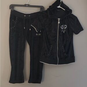BCBG Womens  Sweater Hoodie and Cropped Pants Velour Track Suit Sz S Black Y2K
